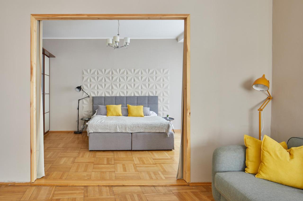Prague Days - Modern Apt W Retro Elements - New Town Exterior photo
