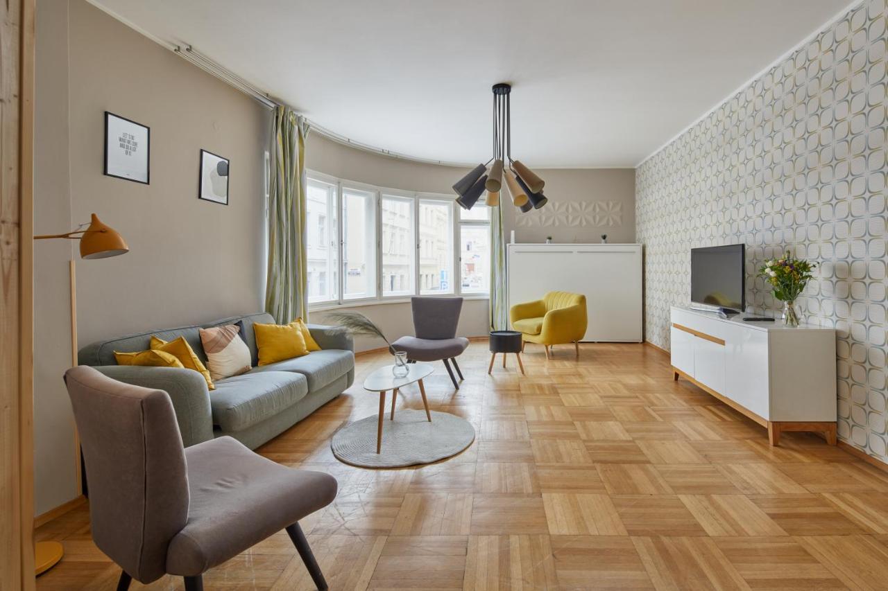 Prague Days - Modern Apt W Retro Elements - New Town Exterior photo